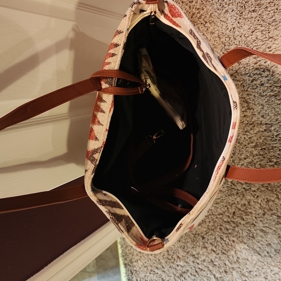 Aztec Tote - Picture 3 of 7